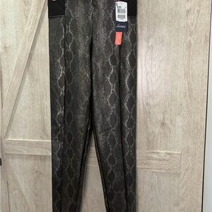 Snakeskin Print Leonisa Slimming Leggings – Size Small
Brand new with tags